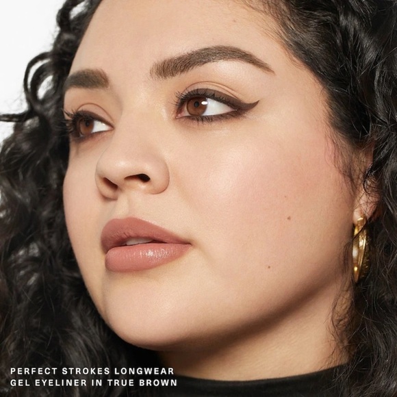 Rare Beauty Perfect Strokes Longwear & Waterproof
Gel Eyeliner in True Brown - Picture 4 of 10